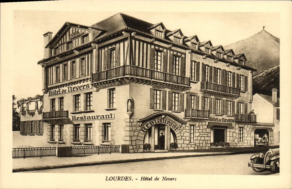 Lourdes - Hotel de Nevers — editor Breger frères, Paris - Frente