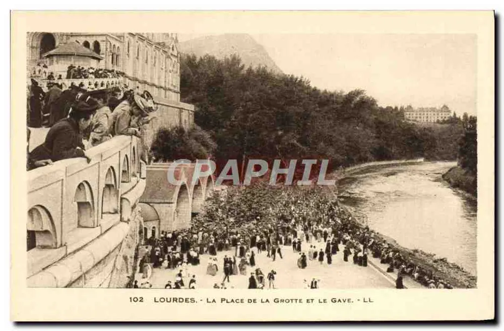 Lourdes - Die Place de la Grotte und der Gave - LL - Nr. 102 - Vorderseite