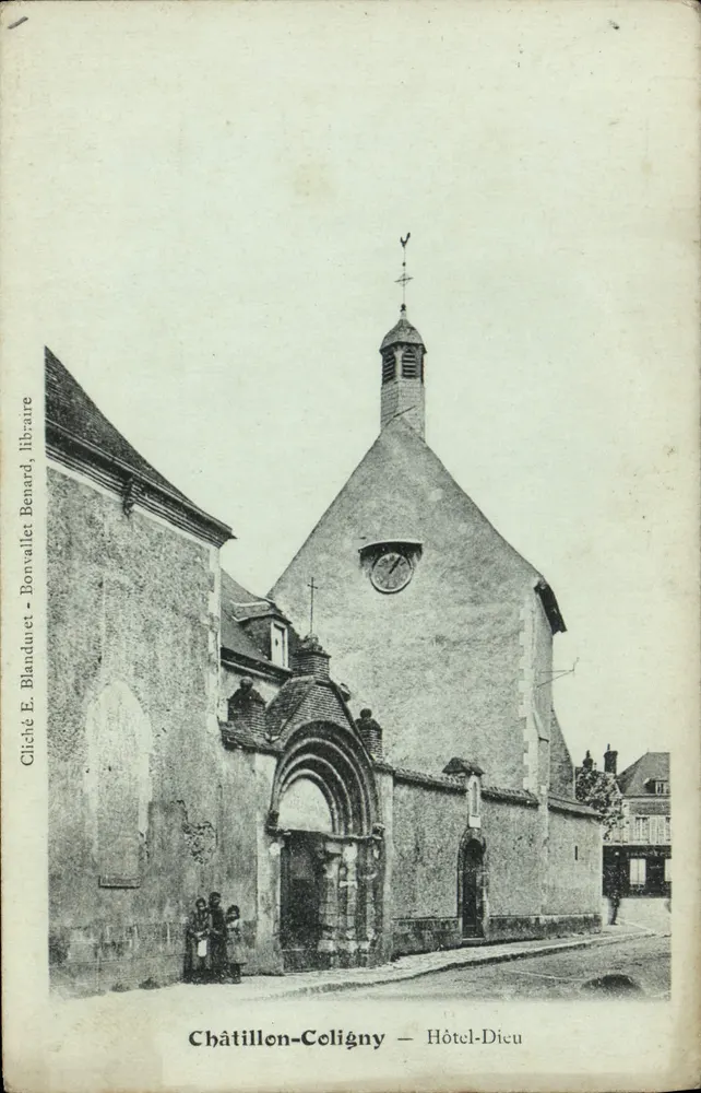 Châtillon-Coligny — Hôtel-Dieu — Cliché E. Blanduet-Bonvallet, librero - Anverso