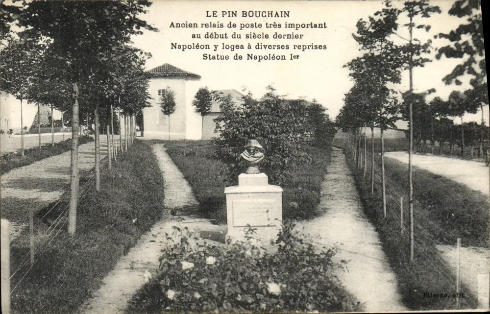 Le Pin Bouchain — Antigo relógio de poste importante, estátua de Napoleão I — Bilenno, editor - Frente