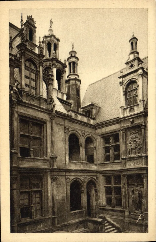 Hof des Hôtel d'Escoville — Caen — 16. Jahrhundert — Photo-Front, Caen - Vorderseite