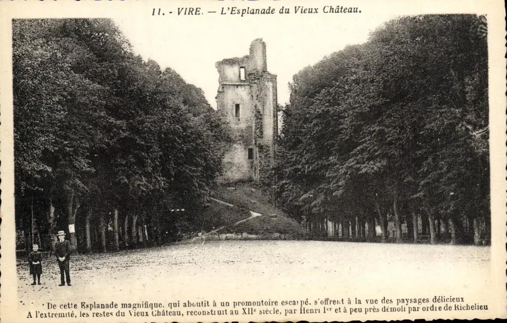 Vire — A Esplanada do Velho Castelo — Editor H. Ermiee, Vire - Frente