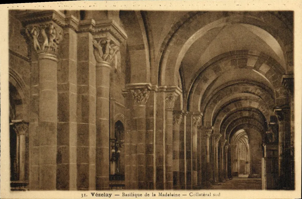 Vézelay — Basílica de Nossa Senhora da Madeleine — Lateral sul - Frente