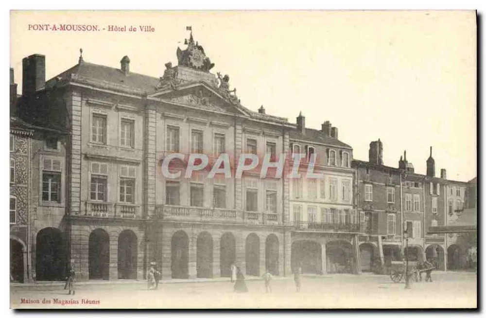Pont-à-Mousson - Hôtel de Ville — Maison des Magasins Réunis - Frente