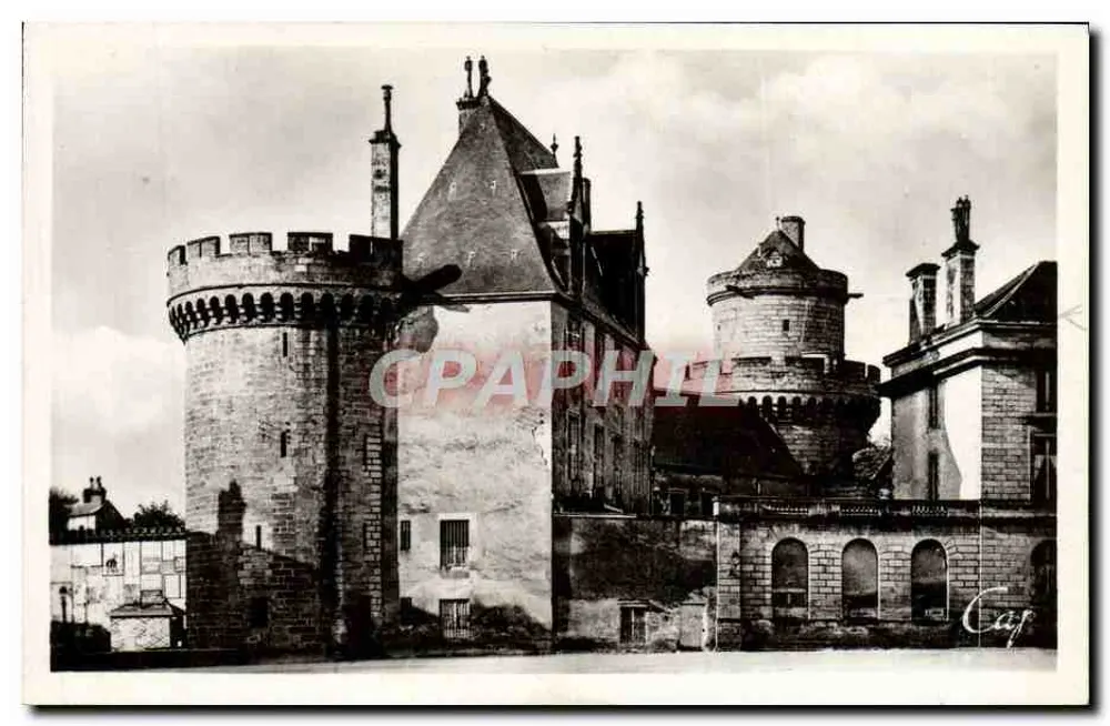 Alençon — Ansicht des Schlosses von der Place Foch — Verlag A.P. Paris - Vorderseite