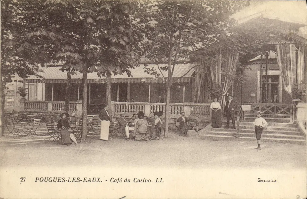Pouguès-les-Eaux - Café du Casino. LL - Voorkant