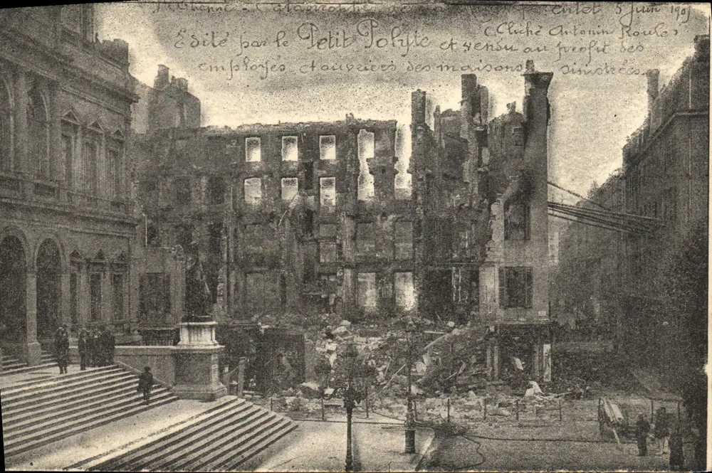 Verwoesting van gebouwen in Alger — Uitgave door Petit Polyglote — Foto Antonin Roula — 5 juni 1919 - Voorkant