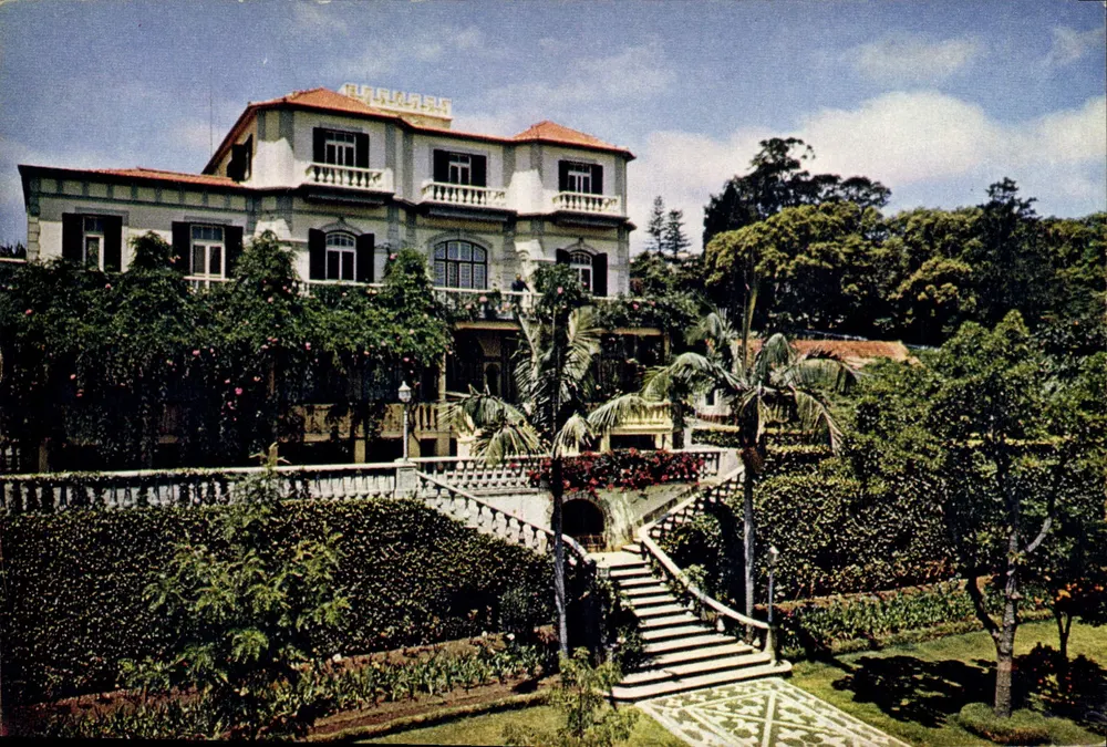 Hotel Miramar — Funchal, Madeira — J. Arthur Dixon, MDR. 52 - Frente