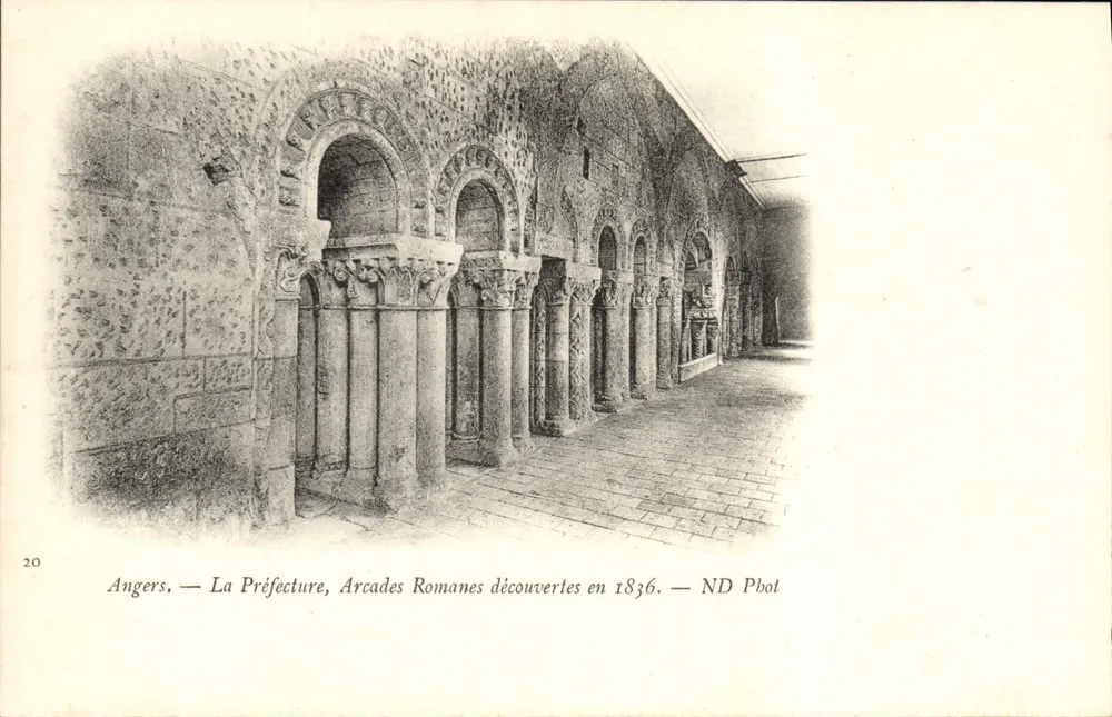 Angers — Prefektura, Odkryte Arcydy Romaneskie w 1836 — ND Phot - Awers