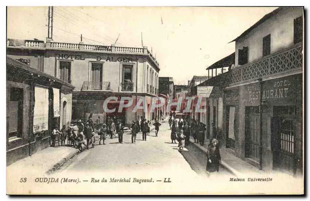 Oudjda (Marokko) — Straat van de Marechaal Bugeaud — Maison Universelle - Voorkant
