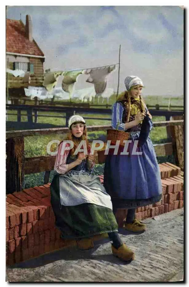 Duas jovens em traje tradicional holandês — Photochromie — Série 79, n° 1935 - Frente