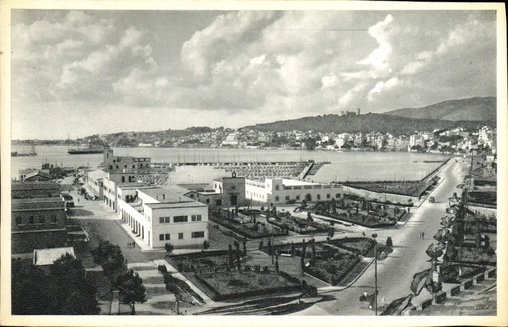 Visão do porto e do cais — número de série ilegível - Frente