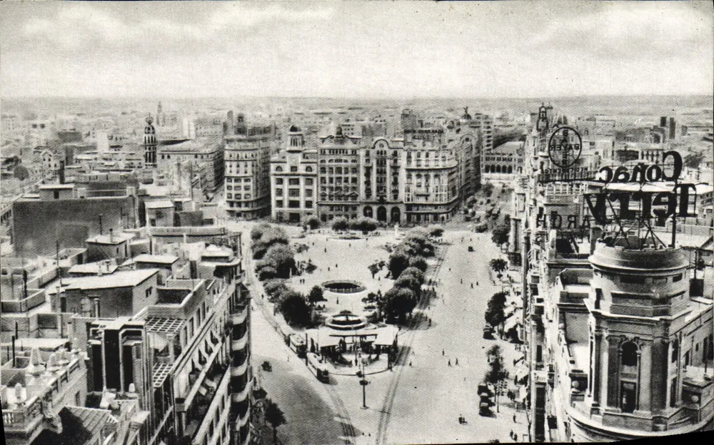 Valence: Plaza del Caudillo — luchtfoto — onbekende uitgever - Voorkant