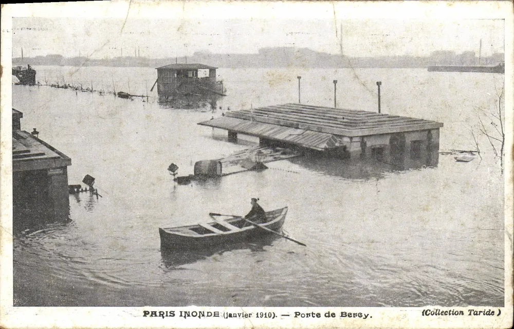 Paris inundado (janeiro de 1910) — Porta de Bercey — Coleção Taride - Frente