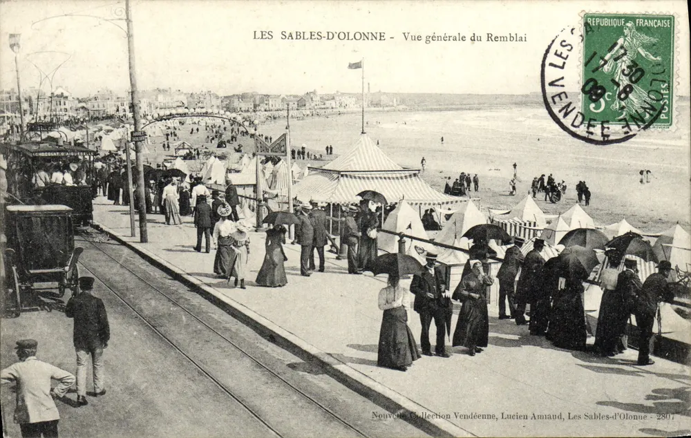 Les Sables-d'Olonne - Vue générale du Remblai — Collection Vendéeenne, Lucien Arnaud, n° 2807 - Recto