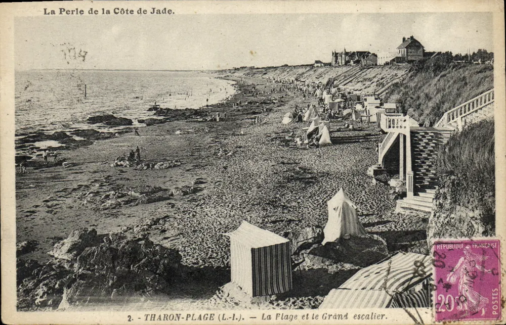 Tharon-Plage (L.-I.) — La Playa y la Gran Escalera — Edición Océan-Bazar y Galerías Modernas - Anverso