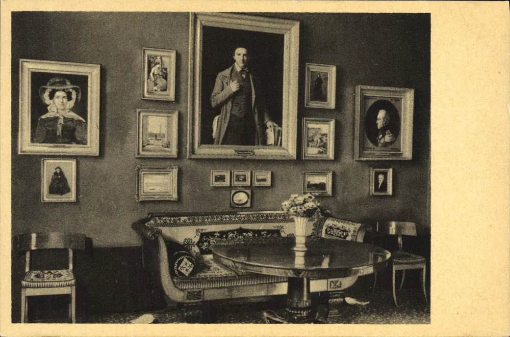 Sala de jantar decorada — retratos e móveis — Thorvaldsens Museum - Frente