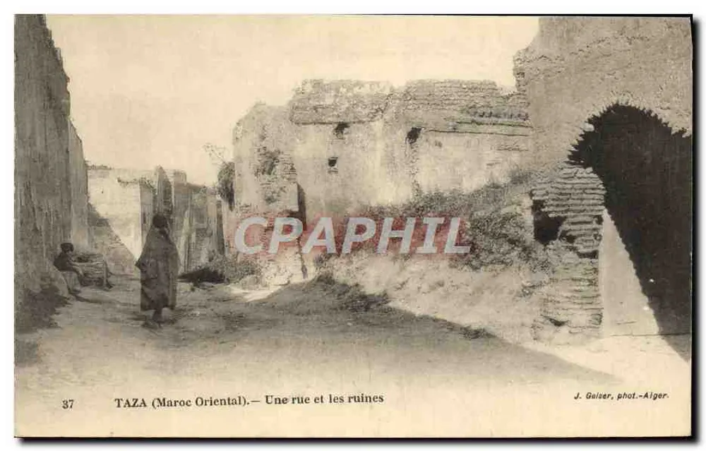 Taza (Marrocos Oriental) — Uma rua e as ruínas — J. Gaiser, fot.-Alger - Frente