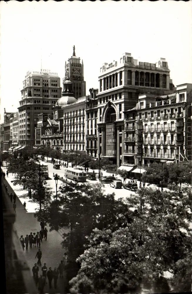 Madrid — vista da rua d'Alcalá com o Banco Vittale España — Éditions García Carrabell - Frente