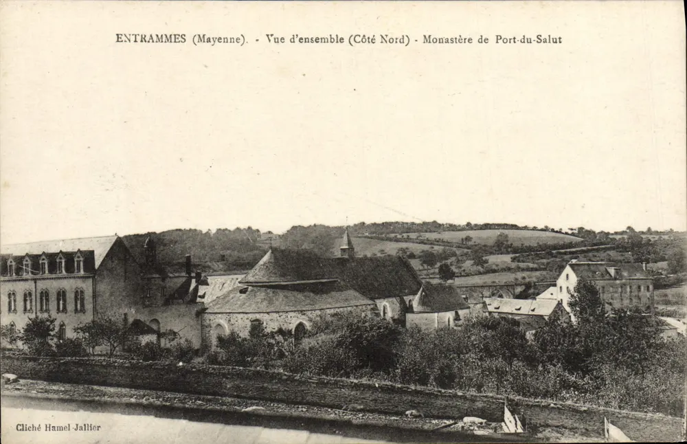 Entrammes (Mayenne) - Vista geral (Lado Norte) - Mosteiro de Port-du-Salut - Frente