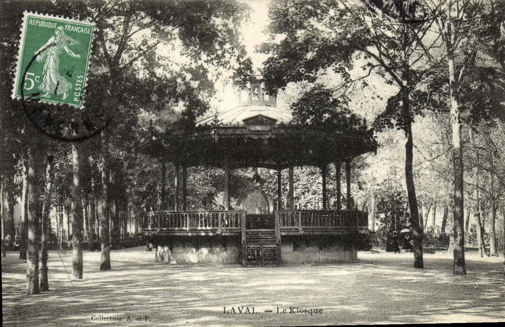 La Vallée — O Kiosque — Coleção A. e P. - Frente