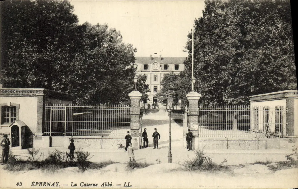 Épernay — A Caserne Abbé — LL. n°45 - Frente