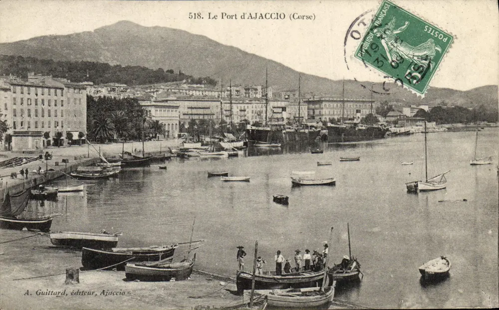 O Portos de AJACCIO (Córsega) — vista do porto com barcos e montanhas — A. Guittard, editor, Ajaccio, n° 518 - Frente
