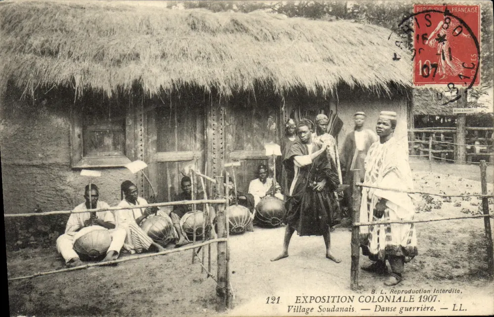 Sudanesisches Dorf — Kriegstanz — Kolonialausstellung 1907 — B. L. - Vorderseite