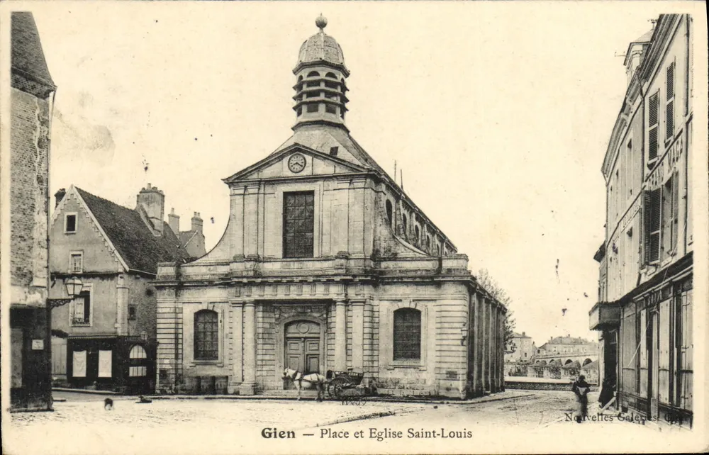 Gien — Platz und Kirche Saint-Louis — Neue Galerien - Vorderseite