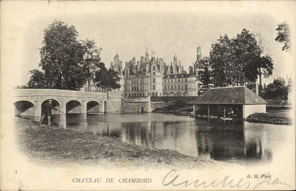 Castelo de Chambord — vista com ponte e barco — G. H. Phot - Frente