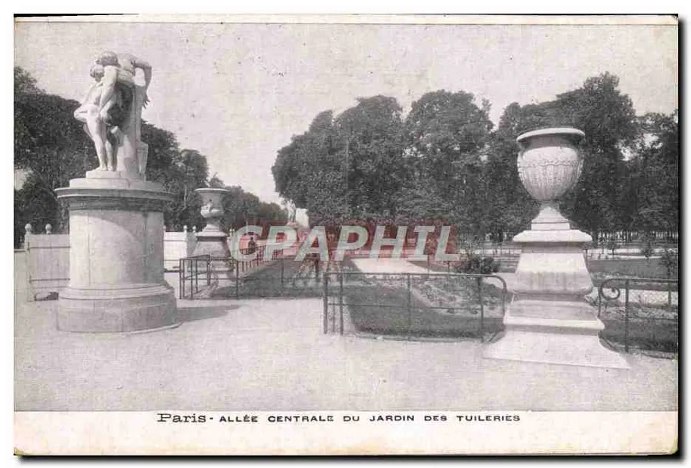 Paris — Zentrale Allee im Tuileries-Garten - Vorderseite