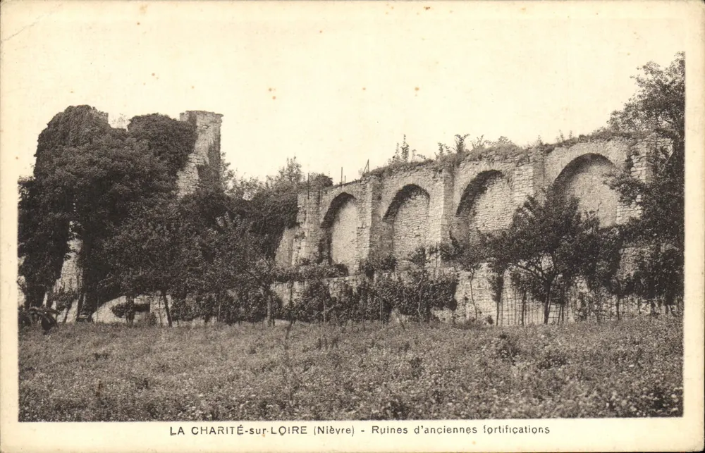 La Charité-sur-Loire (Nièvre) — Ruinen alter Verteidigungsanlagen — Colin, Tabacs-Journaux - Vorderseite