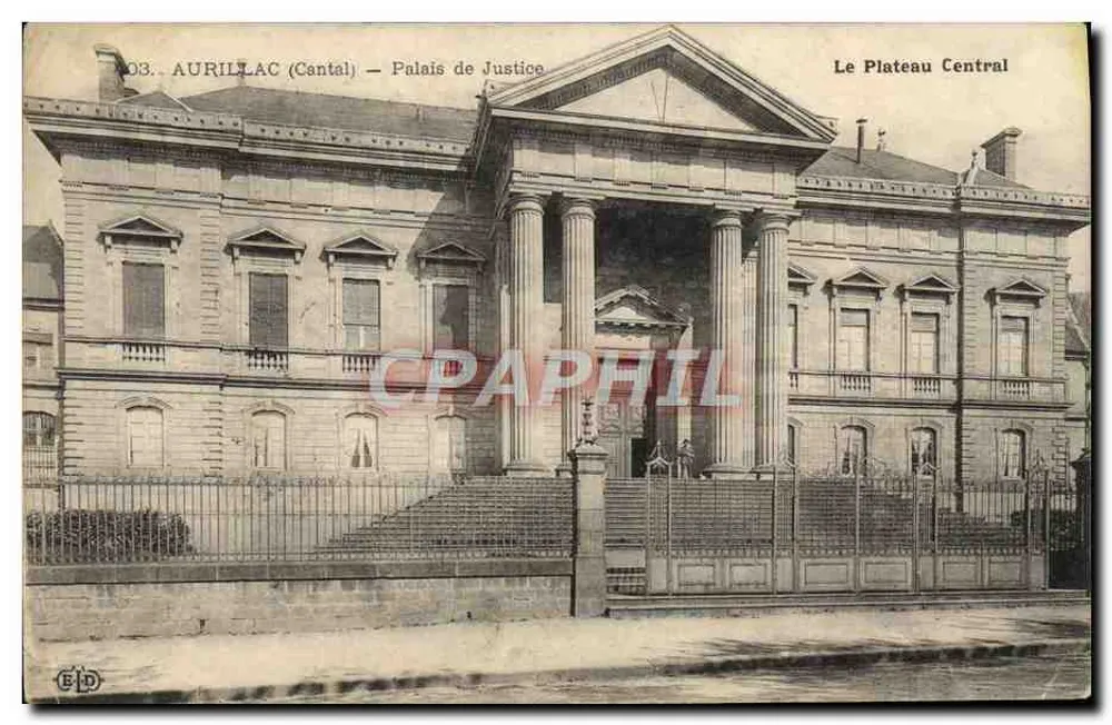 Aurillac (Cantal) — Palácio de Justiça — O Plateau Central - Frente