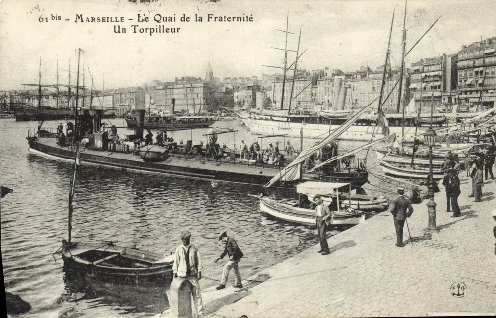 Marseille — Der Kai der Brüderlichkeit — Ein Torpedoboot - Vorderseite