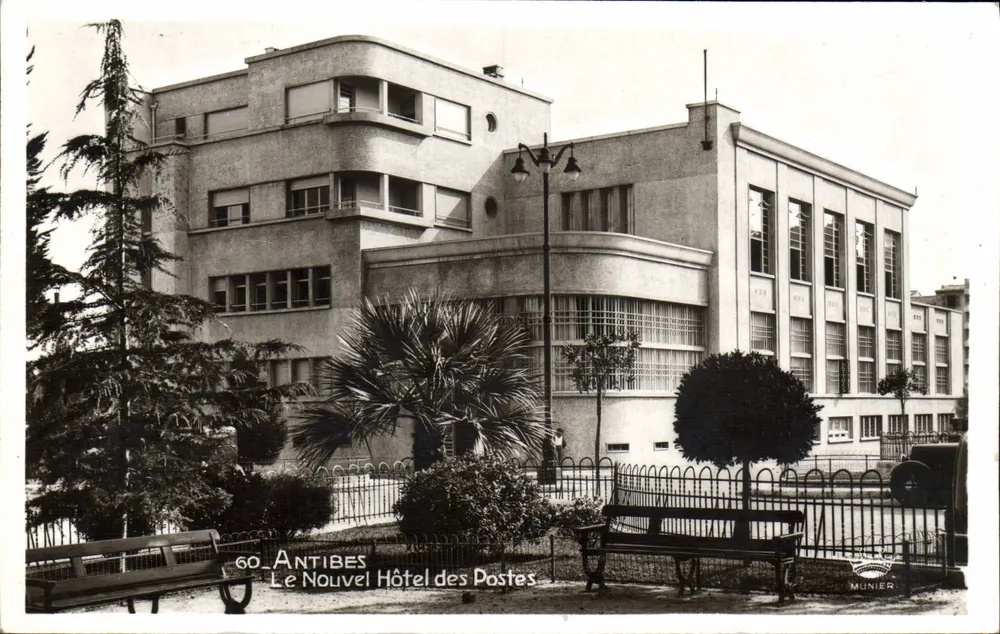Antibes — O Novo Hotel dos Correios — Edições de Arte Munier, n°60 - Frente