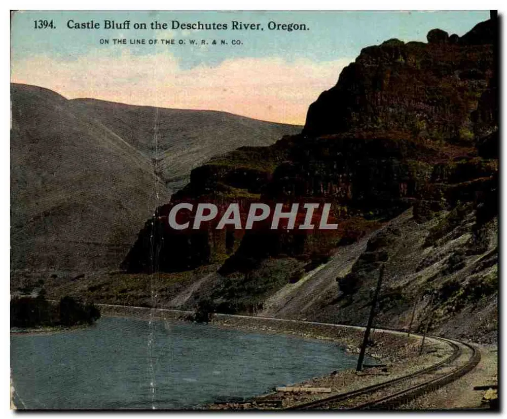 Castle Bluff sur le fleuve Deschutes, Oregon — vue du canyon avec voie ferrée — éditeur Portland Post Card Co. - Vorderseite