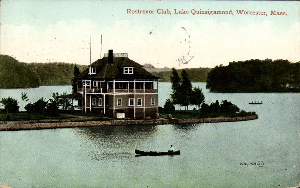 Rostrevor Club, Lake Quinsigamond, Worcester, Mass. — Ansicht des Clubs am Wasser — Verlag LV, Nr. 202,468 - Vorderseite