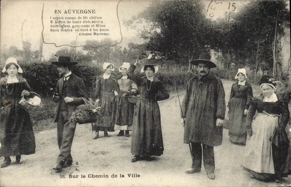 Sur le Chemin de la Ville — scène de village — Éditions de la Ville, n° 98 - Recto