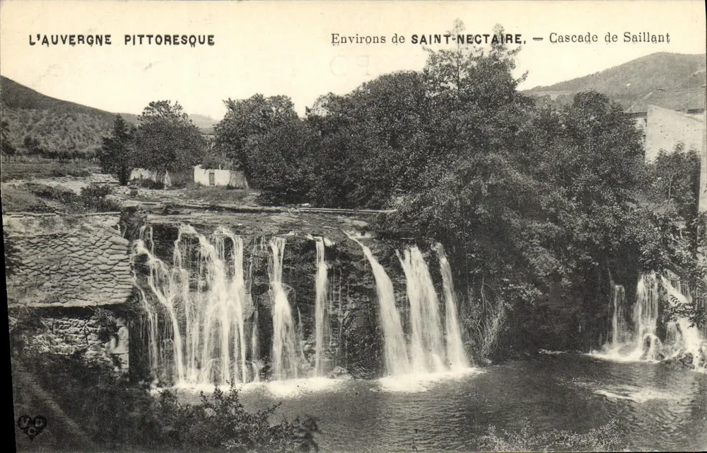Um Saint-Nectaire — Wasserfall Saillant — Die malerische Auvergne - Vorderseite