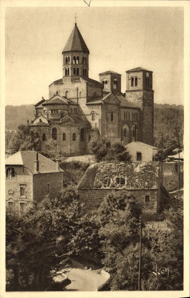 Saint-Nectaire (P.-de-D.) — La magnifique église romane classée monument historique — Éditions d'Art Yvon, Paris - Recto
