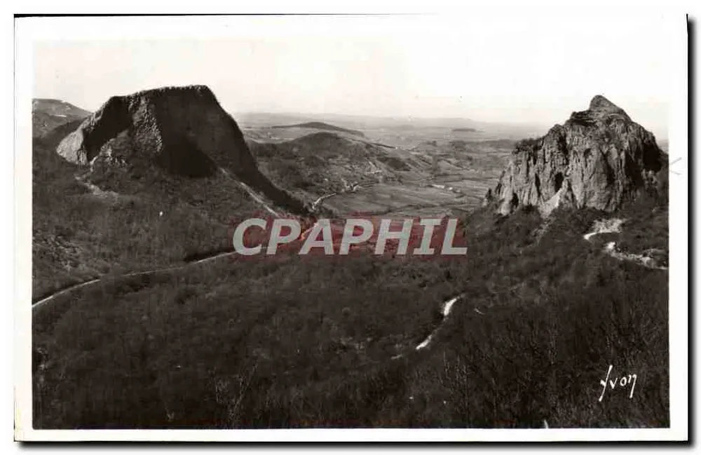 Umgebung von Mont-Dore — Felsen Sanadoire 1288 m. und Tuillières 1295 m. — Éditions d'Art Yvon, Paris - Vorderseite