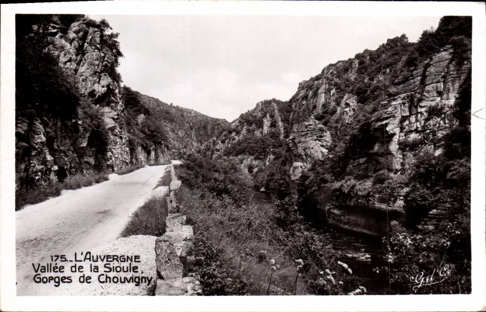 Gorges de Chouvigny — Vallée de la Sioule — L'Auvergne — Éditeur Cypd. Co. n°175 - Recto