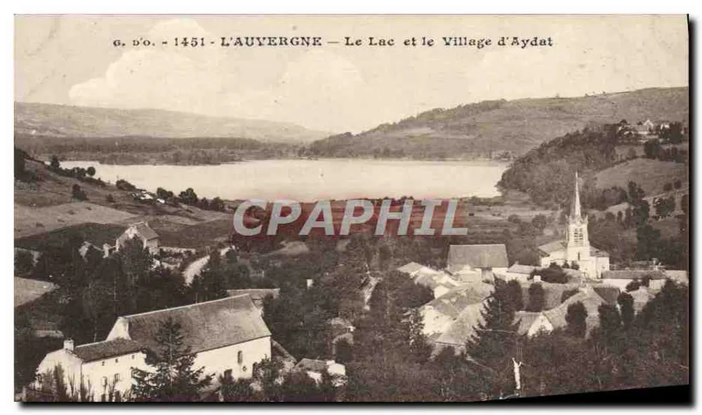 L'Auvergne — Le Lac et le Village d'Aydat — G. D'O. - 1451 - Recto
