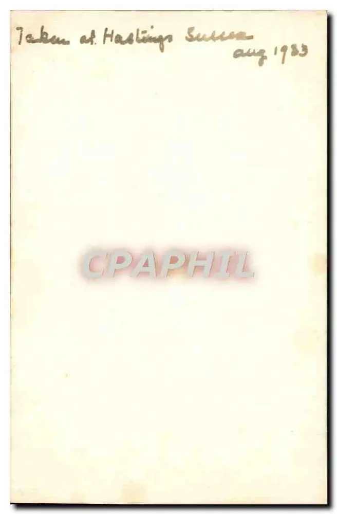 Paar sitzt im Park — Hastings, Sussex — n° 1983 - Rückseite