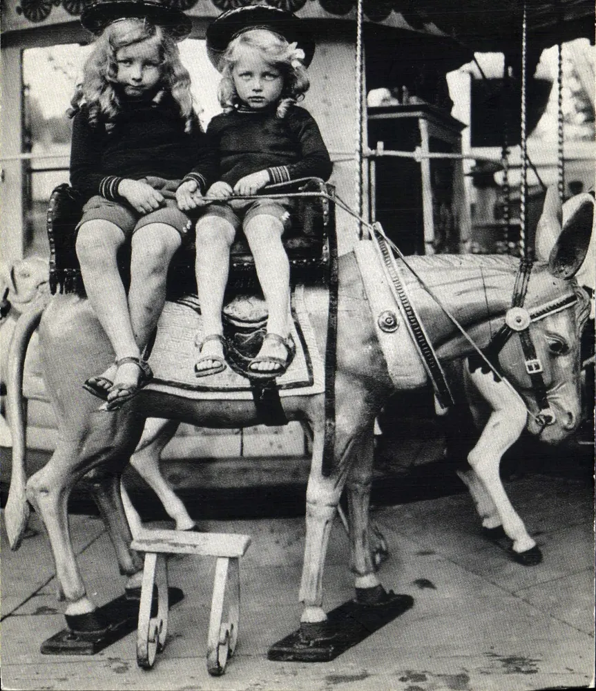 Zwei Kinder auf einem Karussell-Esel — Paris 1900 — Éditions Chantal - Vorderseite