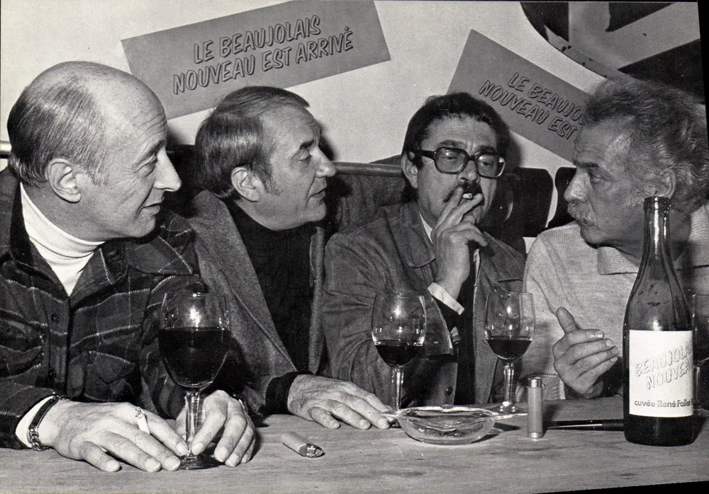 Vier Männer trinken Beaujolais Nouveau — Éditions Denoël & Robert - Vorderseite