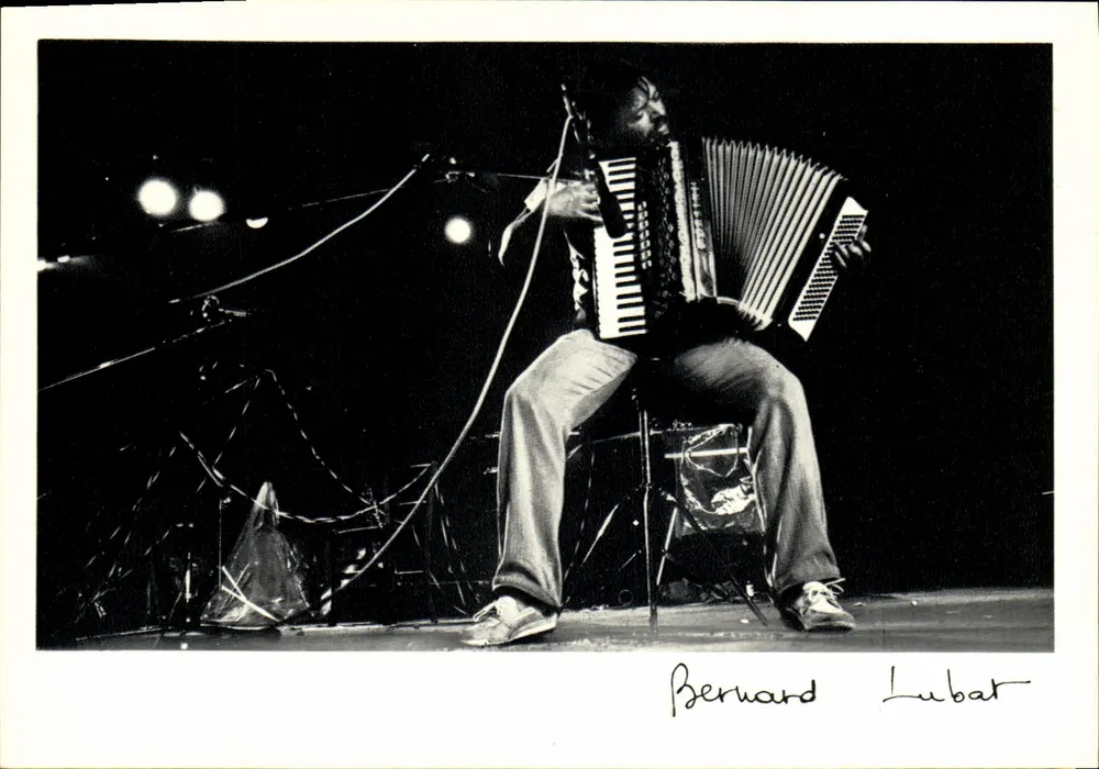 Bernard Lubat — Musiker, der das Akkordeon spielt — Les Musiciens de Jazz, Serie CK 13 - Vorderseite