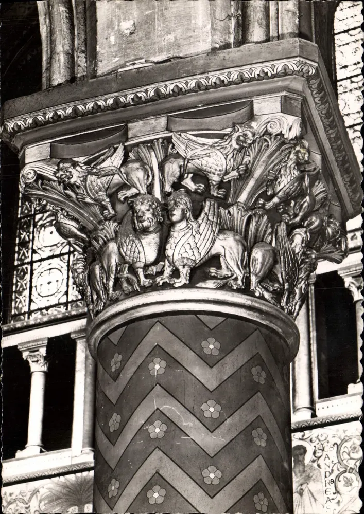 Capitel do século XII — Igreja Abacial de Saint-Germain-des-Prés — Ed. Andréa n°9 - Frente
