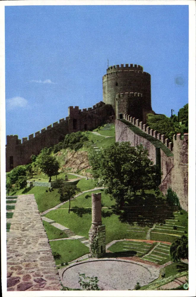 Castelo de Rumelihisari — Istambul — editor Doğan Kârdes Ofset Basımevi - Frente