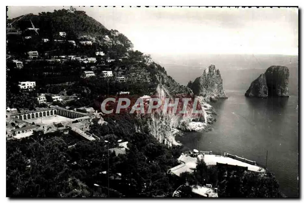 Capri — vista panorâmica com os Faraglioni — Ed. E. Trama - Frente